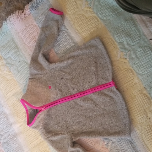 OshKosh sweatshirt size 3T - Picture 2 of 9